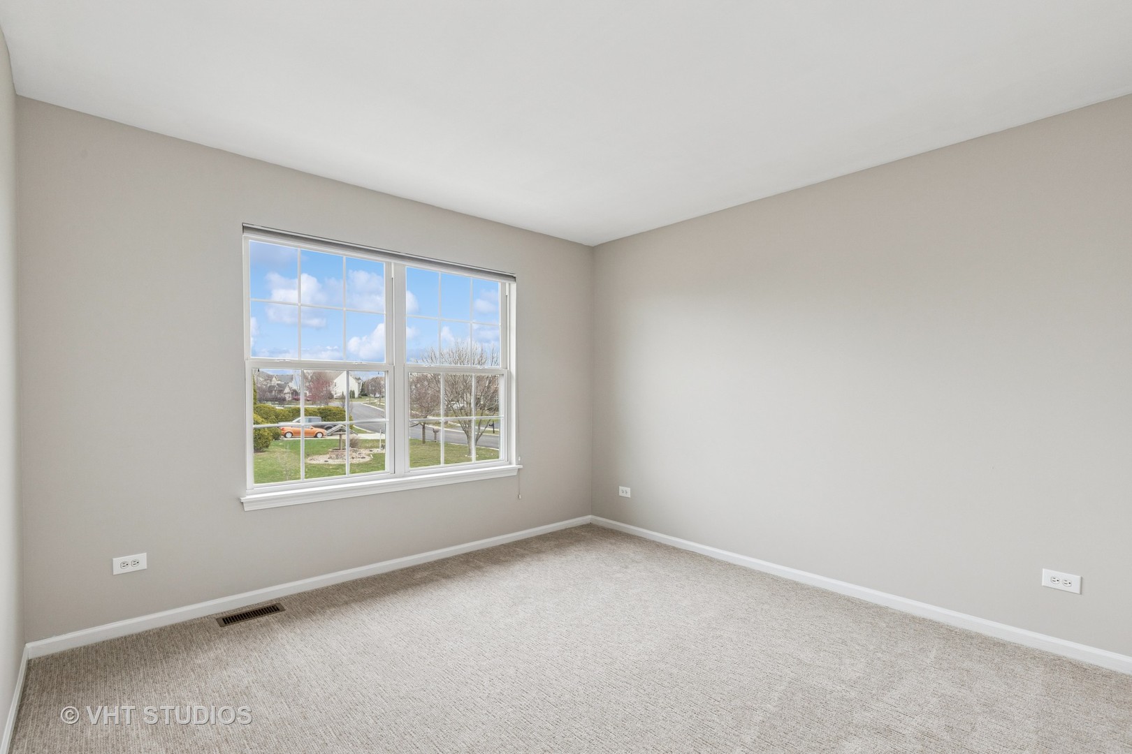 88 Hackney Lane, Lindenhurst, IL 60046