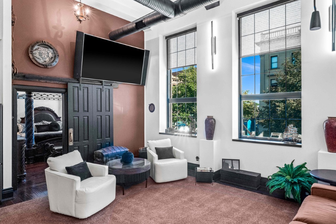 212 N Center Street #201, Bloomington, IL 61701