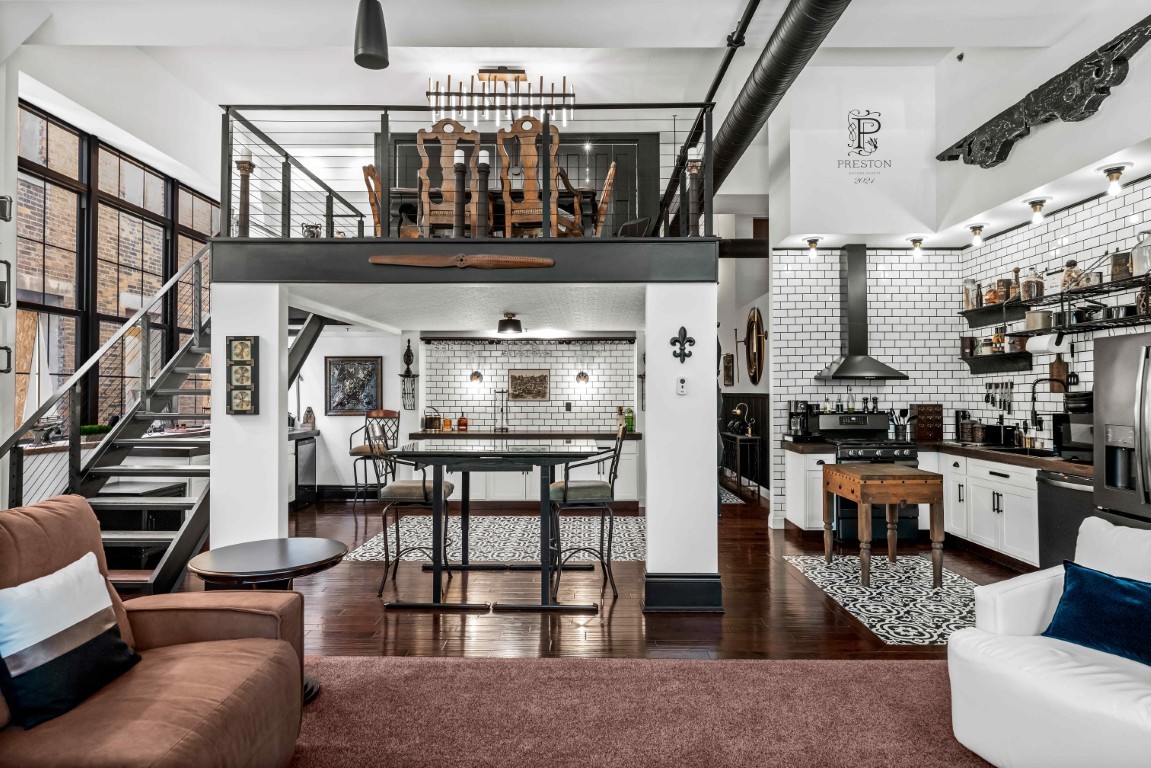 212 N Center Street #201, Bloomington, IL 61701