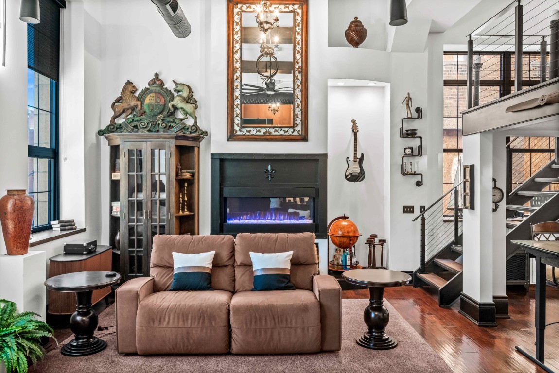 212 N Center Street #201, Bloomington, IL 61701