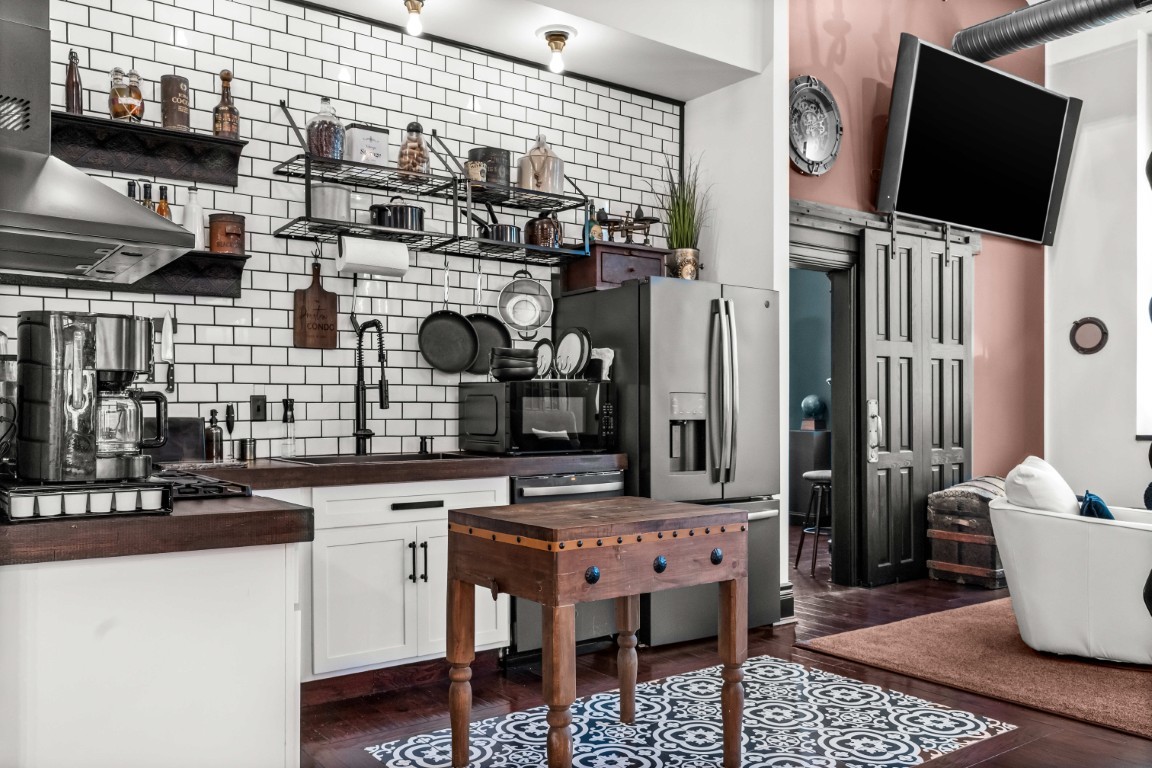 212 N Center Street #201, Bloomington, IL 61701