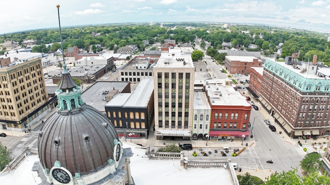212 N Center Street #201, Bloomington, IL 61701