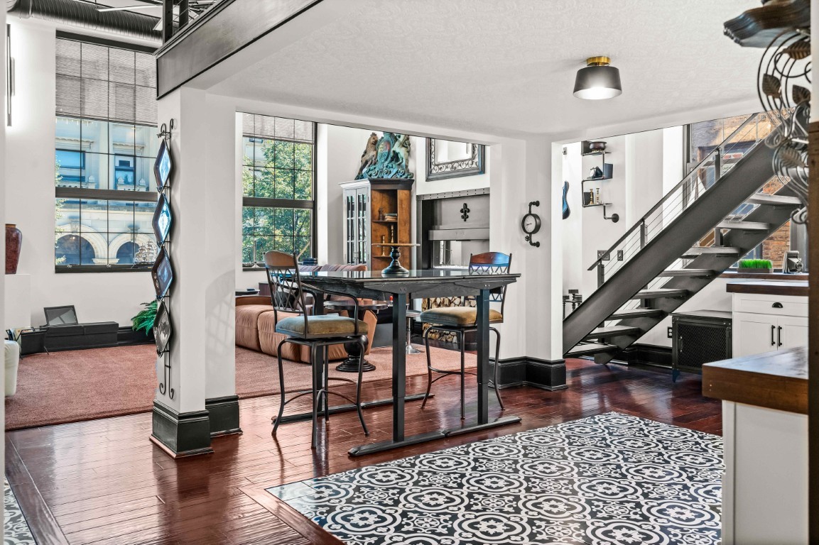 212 N Center Street #201, Bloomington, IL 61701