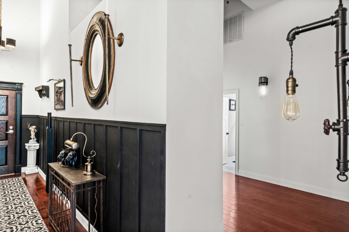 212 N Center Street #201, Bloomington, IL 61701