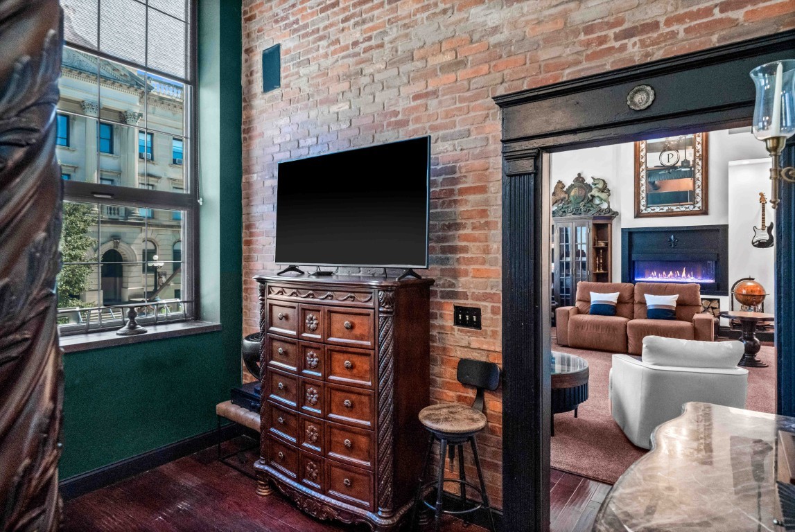 212 N Center Street #201, Bloomington, IL 61701