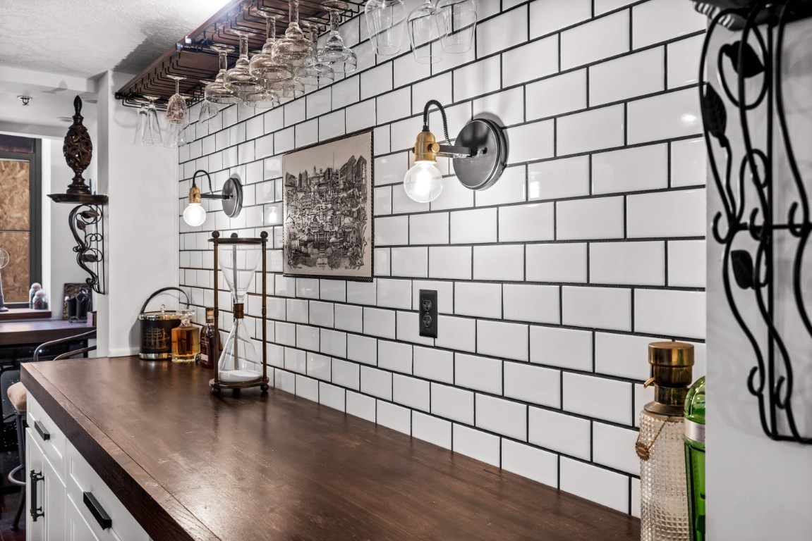 212 N Center Street #201, Bloomington, IL 61701