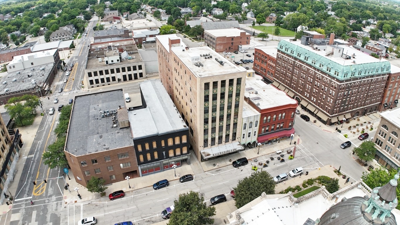 212 N Center Street #201, Bloomington, IL 61701