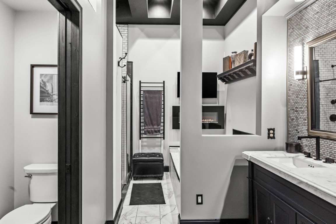 212 N Center Street #201, Bloomington, IL 61701