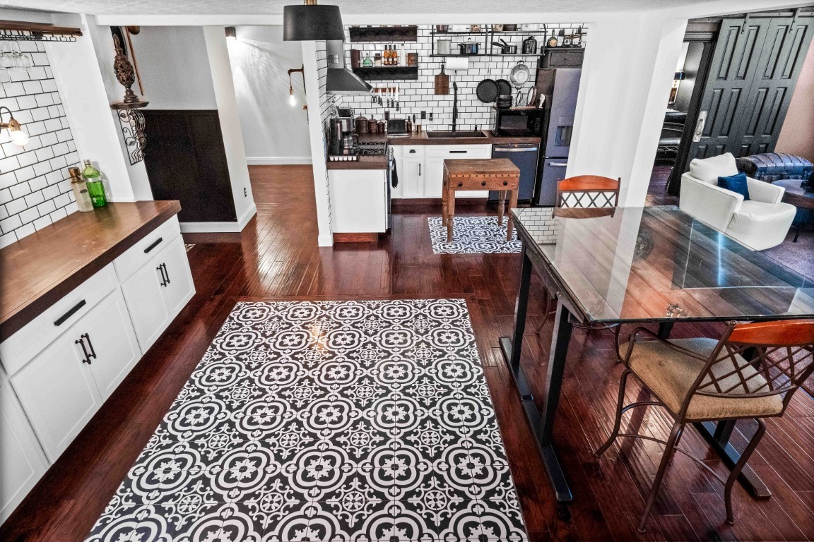 212 N Center Street #201, Bloomington, IL 61701