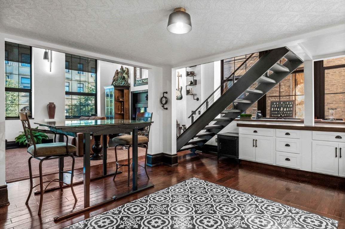 212 N Center Street #201, Bloomington, IL 61701