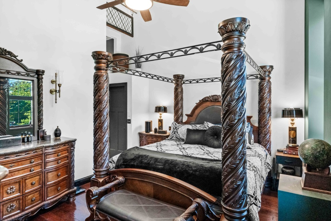 212 N Center Street #201, Bloomington, IL 61701