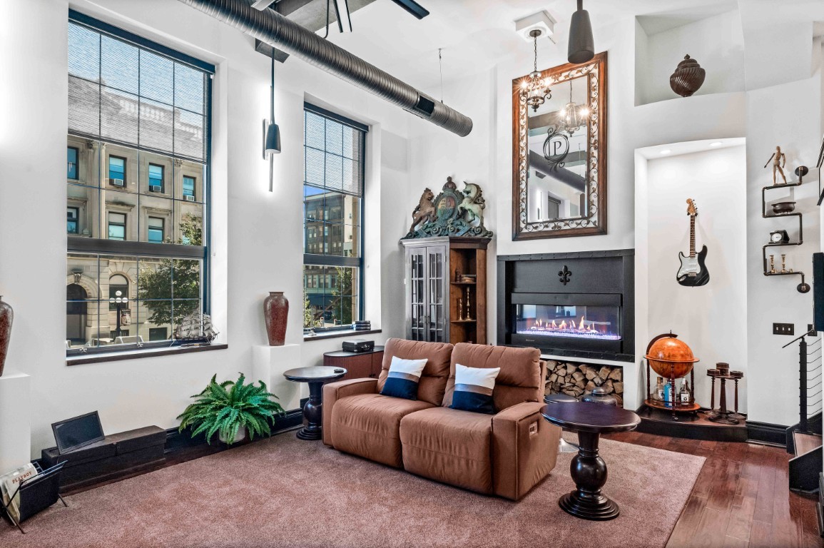 212 N Center Street #201, Bloomington, IL 61701