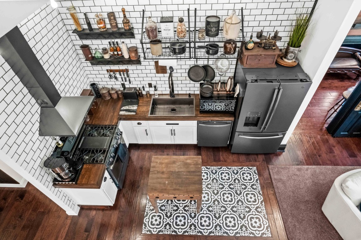 212 N Center Street #201, Bloomington, IL 61701