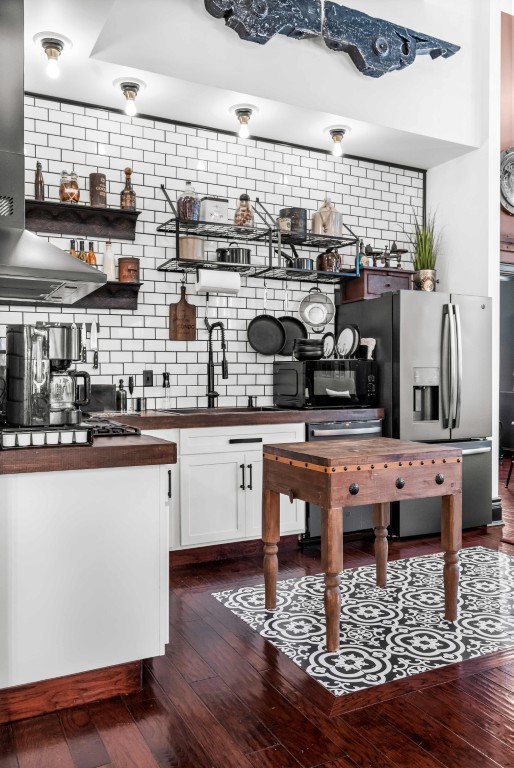 212 N Center Street #201, Bloomington, IL 61701