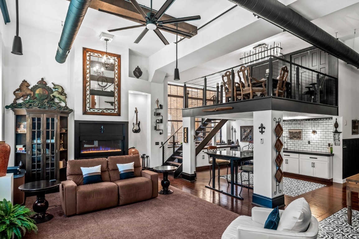 212 N Center Street #201, Bloomington, IL 61701