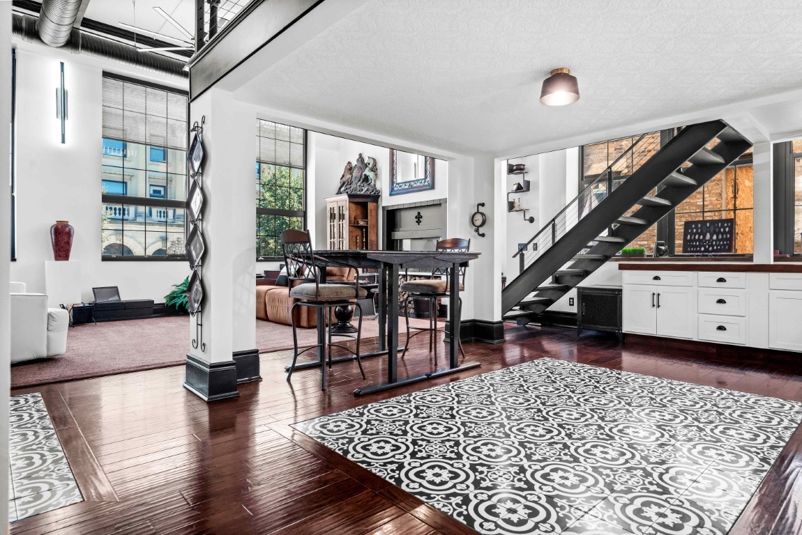 212 N Center Street #201, Bloomington, IL 61701