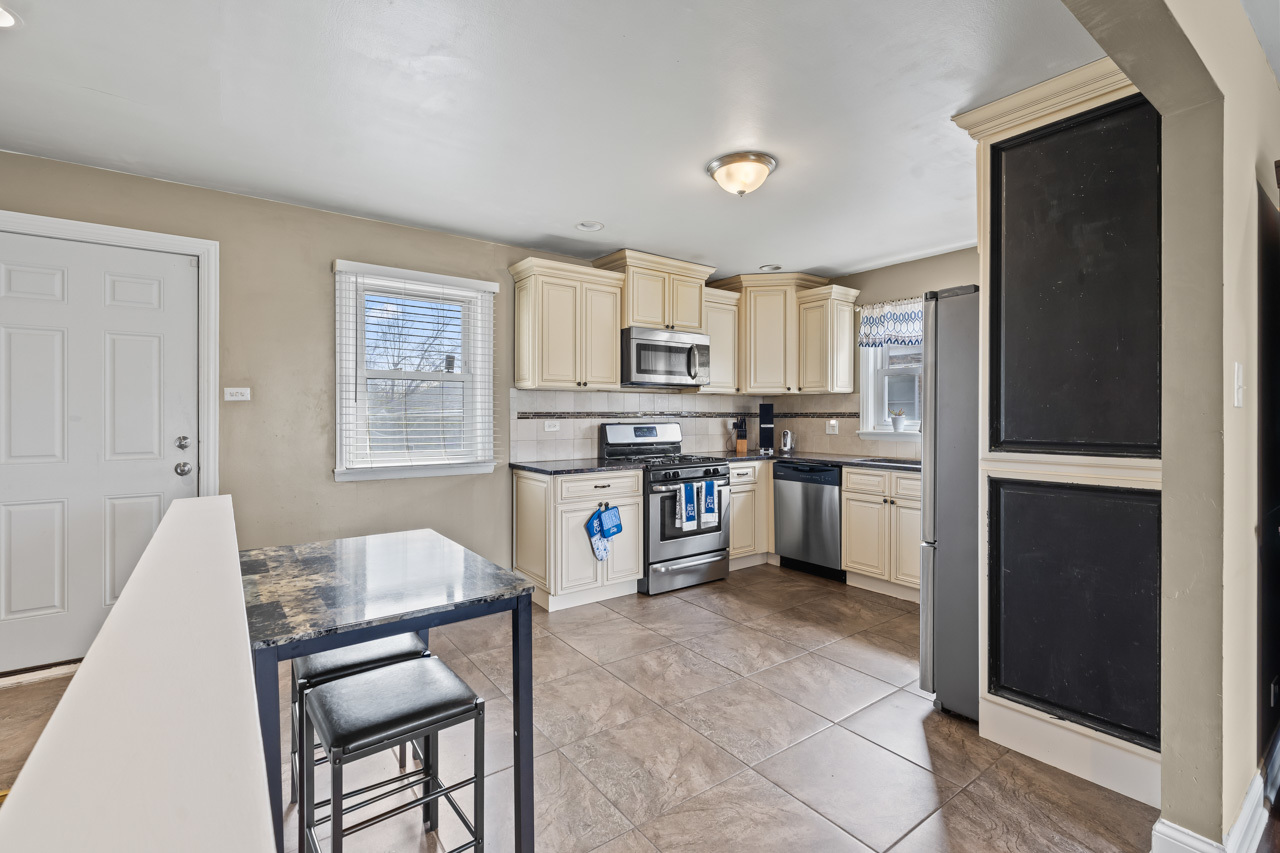 451 S Mayfair Place, Chicago Heights, IL 60411