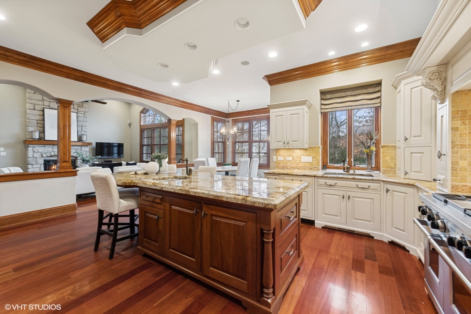 119 N LINCOLN Avenue, Hinsdale, IL 60521
