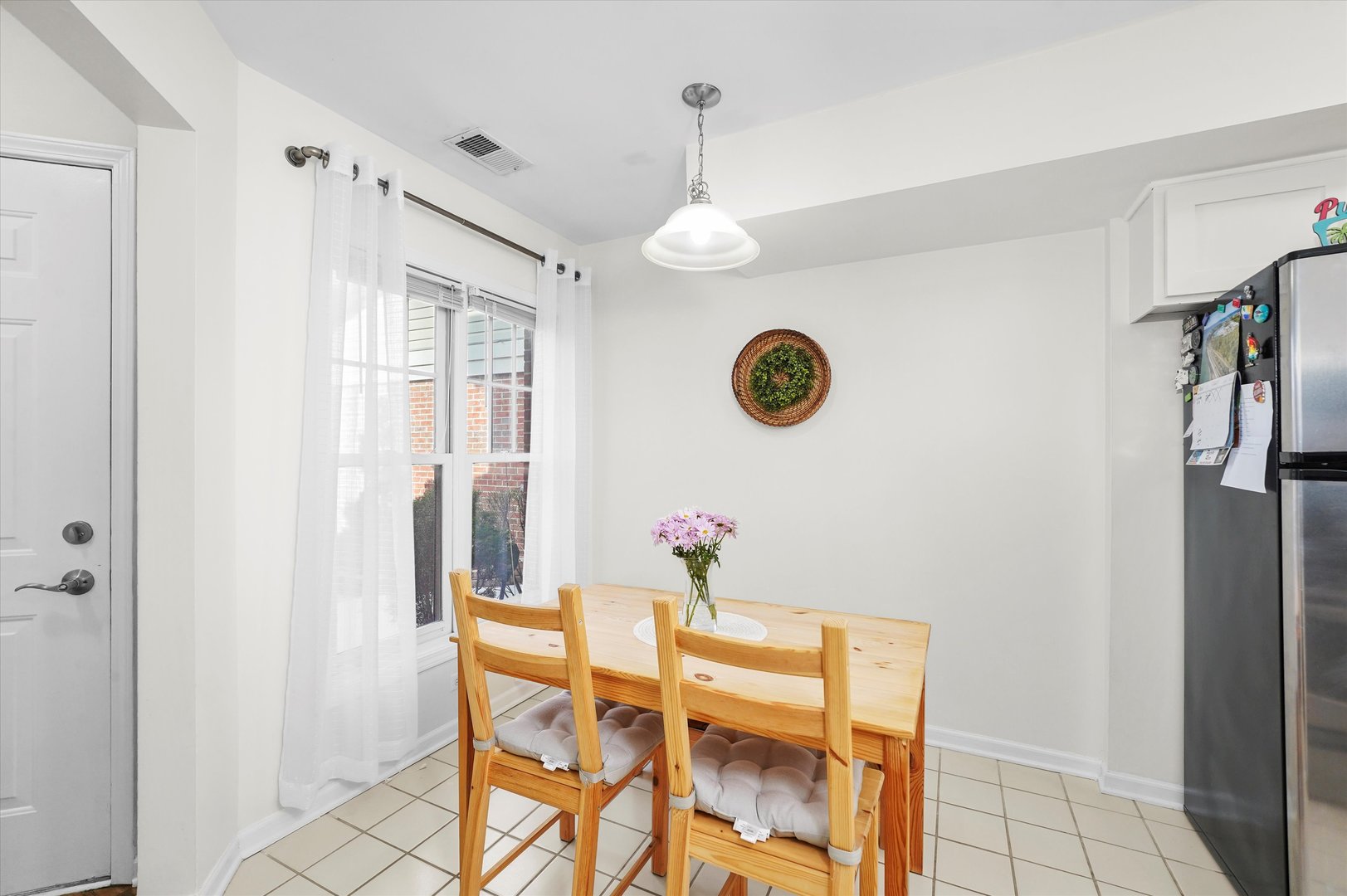 1831 W WHITE OAK Street #0, Arlington Heights, IL 60005