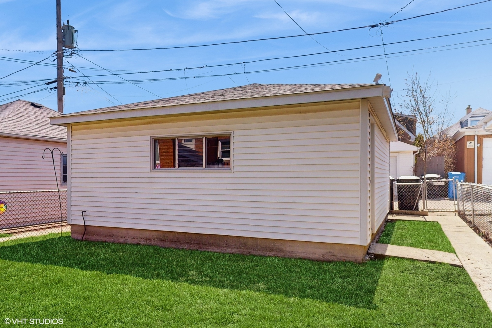 7025 W Cornelia Avenue, Chicago, IL 60634