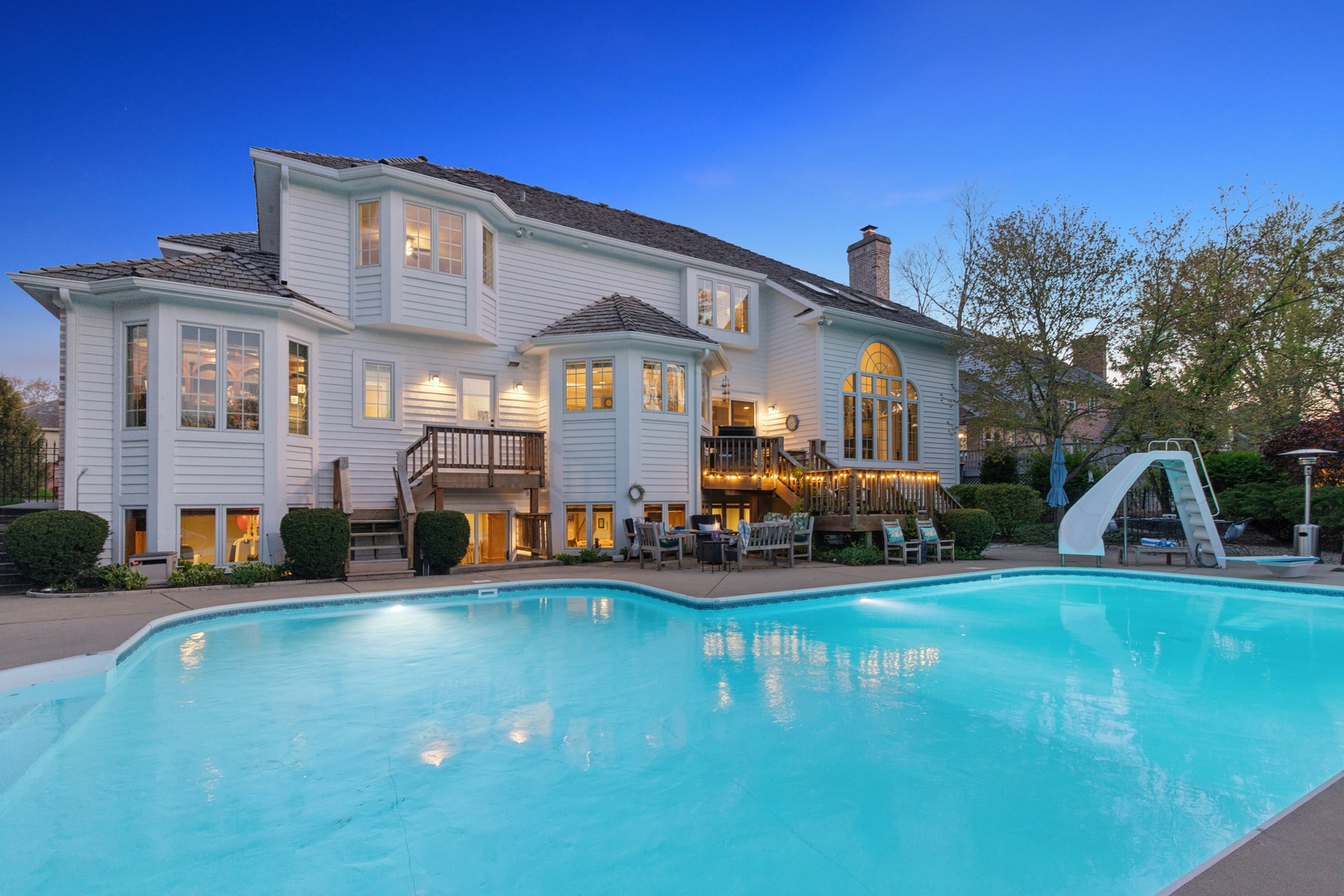 1108 New Castle Drive, Libertyville, IL 60048