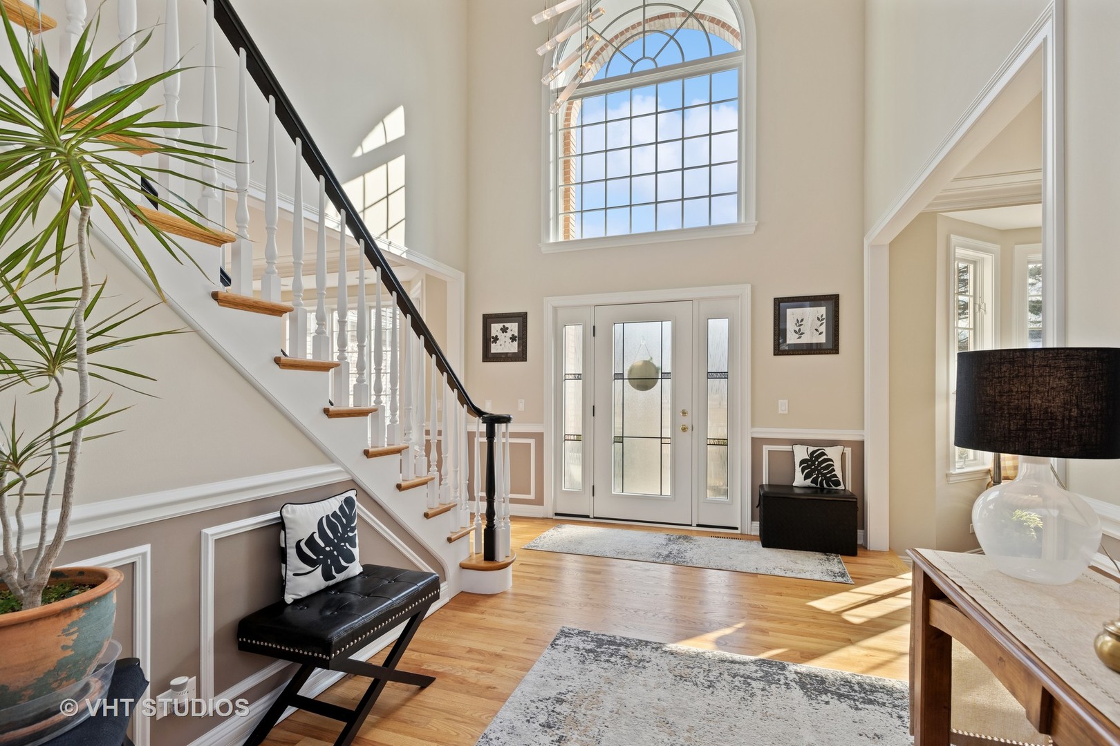 1108 New Castle Drive, Libertyville, IL 60048