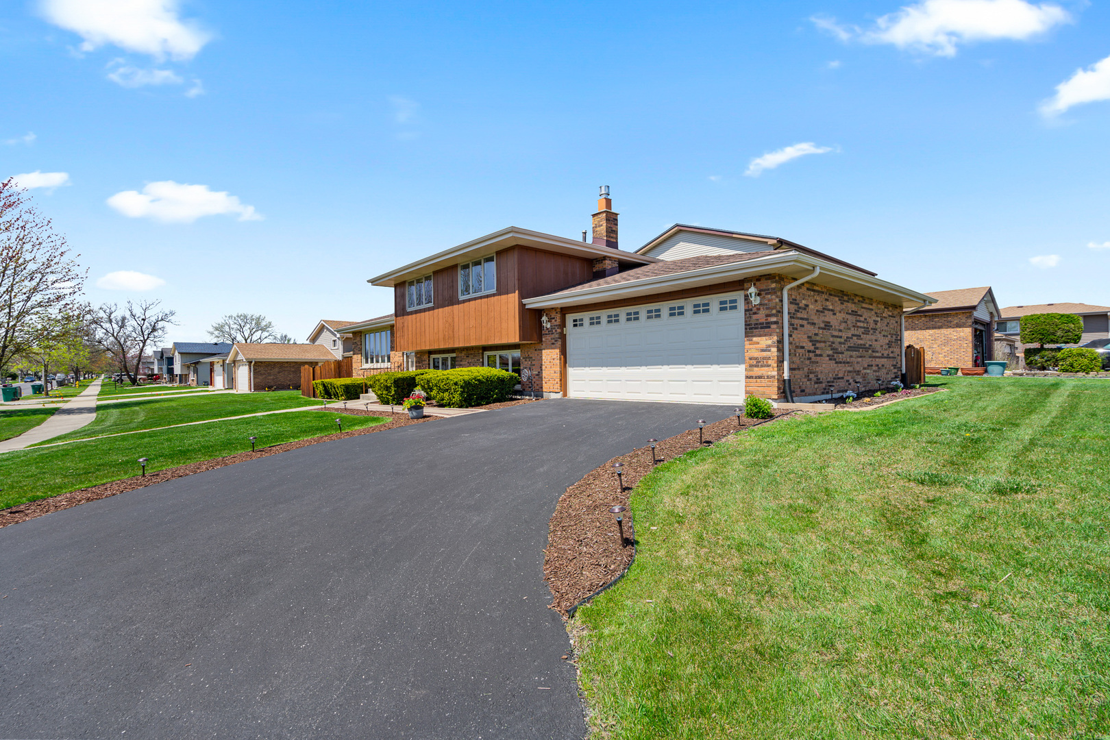 8900 W 169TH Place, Orland Hills, IL 60487