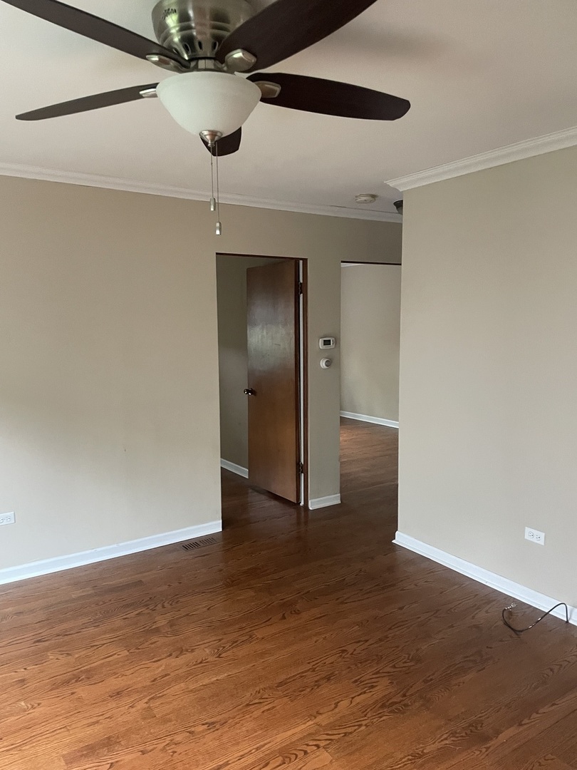 632 N Center Street #1W, Naperville, IL 60563