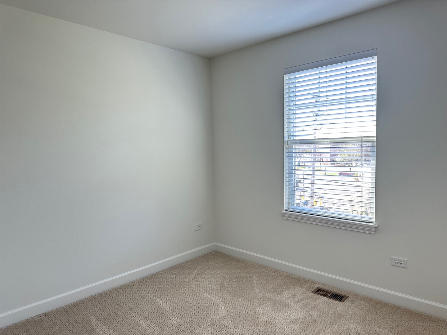 1425 N Charles Avenue, Naperville, IL 60563
