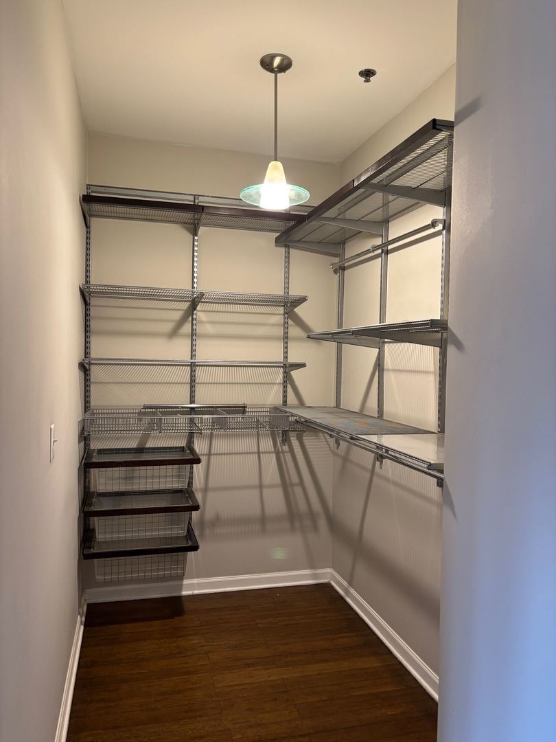 331 E 17th Street, Chicago, IL 60616