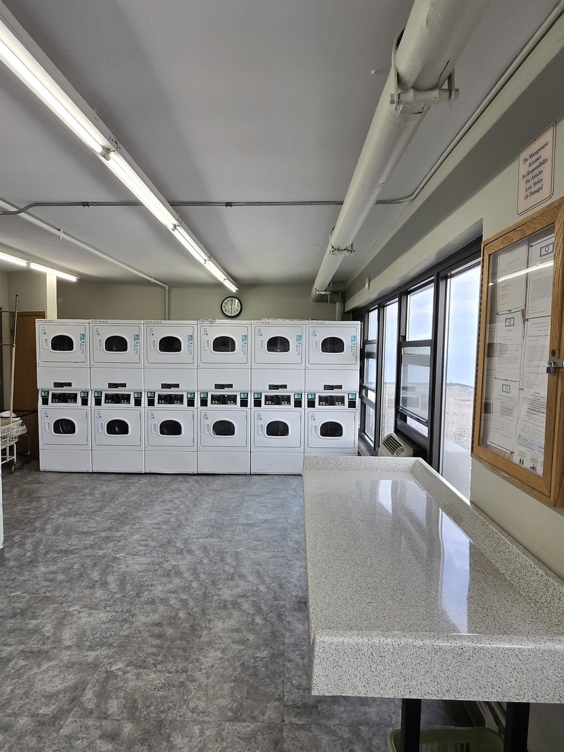 6700 S South Shore Drive #2G, Chicago, IL 60649