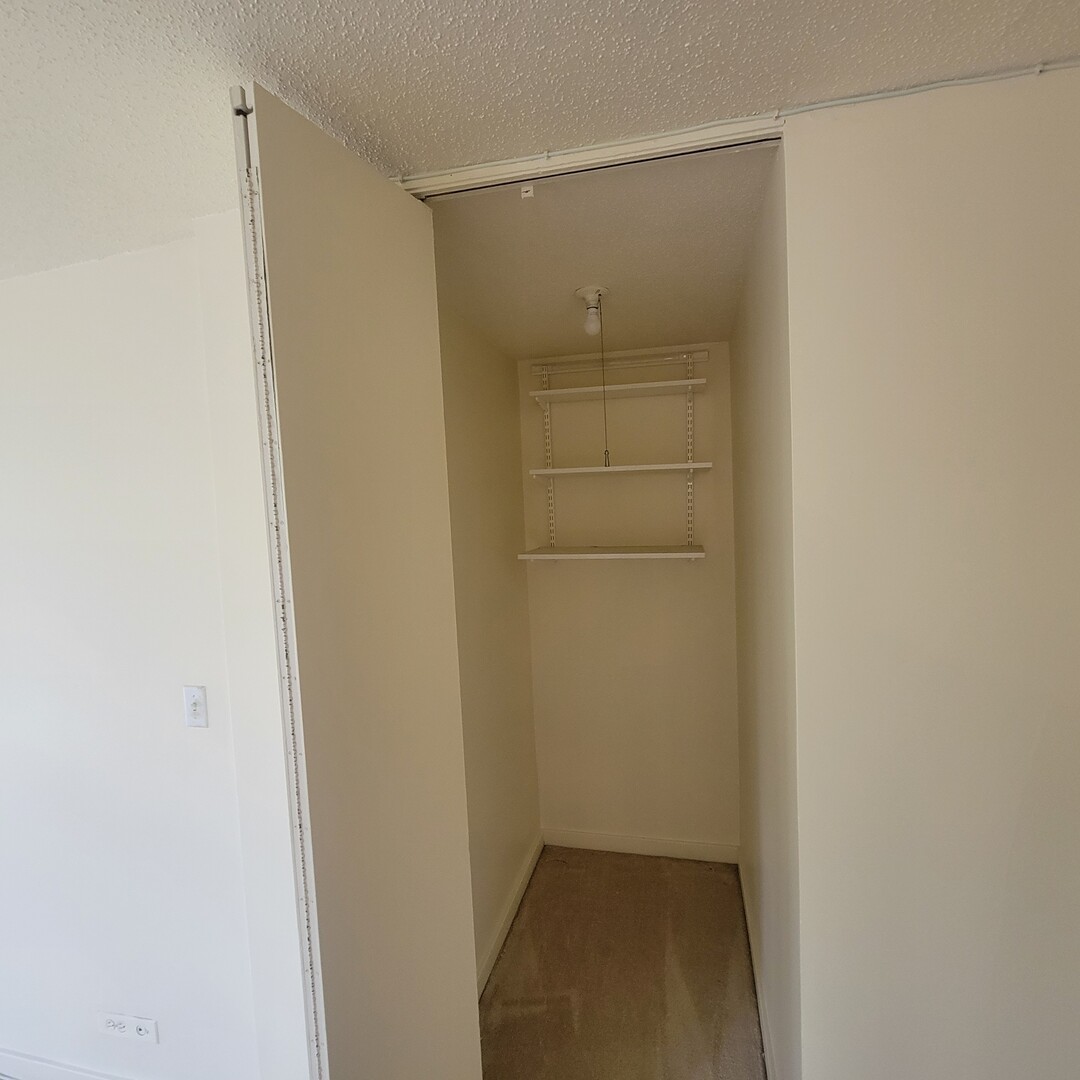 6700 S South Shore Drive #2G, Chicago, IL 60649