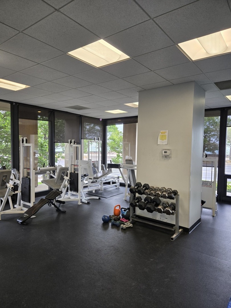 6700 S South Shore Drive #2G, Chicago, IL 60649