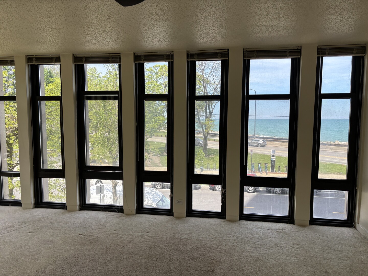 6700 S South Shore Drive #2G, Chicago, IL 60649