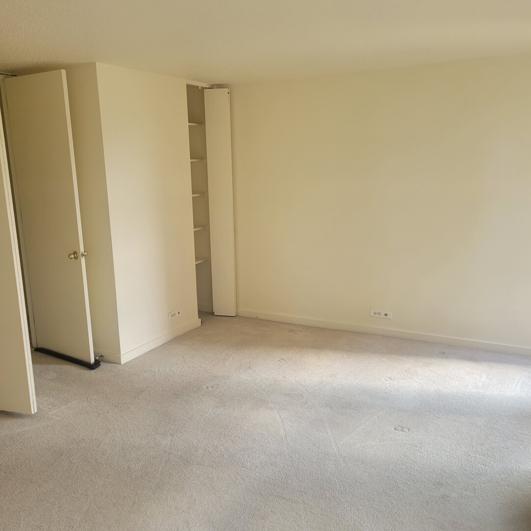6700 S South Shore Drive #2G, Chicago, IL 60649