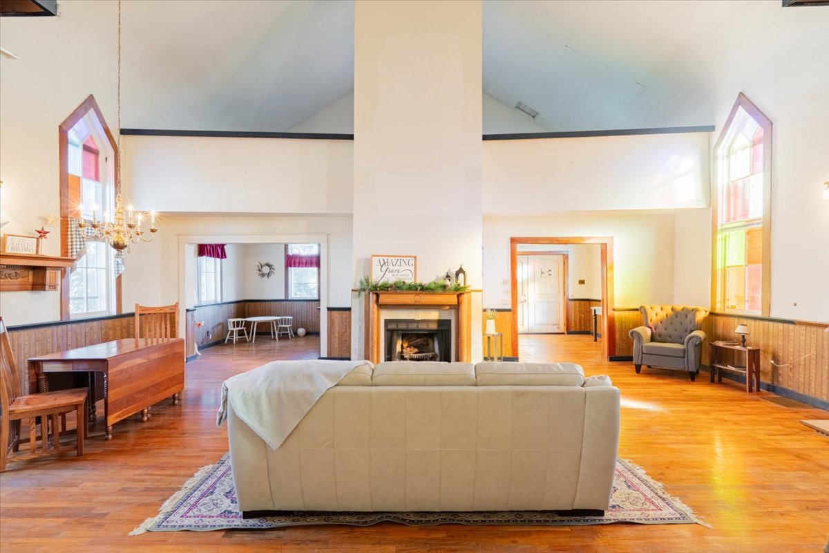 269 Chicago Street, Dewitt, IL 61735