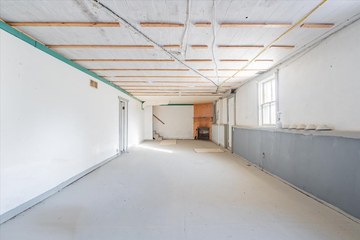 269 Chicago Street, Dewitt, IL 61735