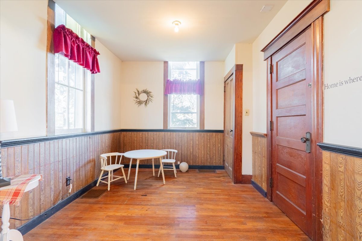 269 Chicago Street, Dewitt, IL 61735