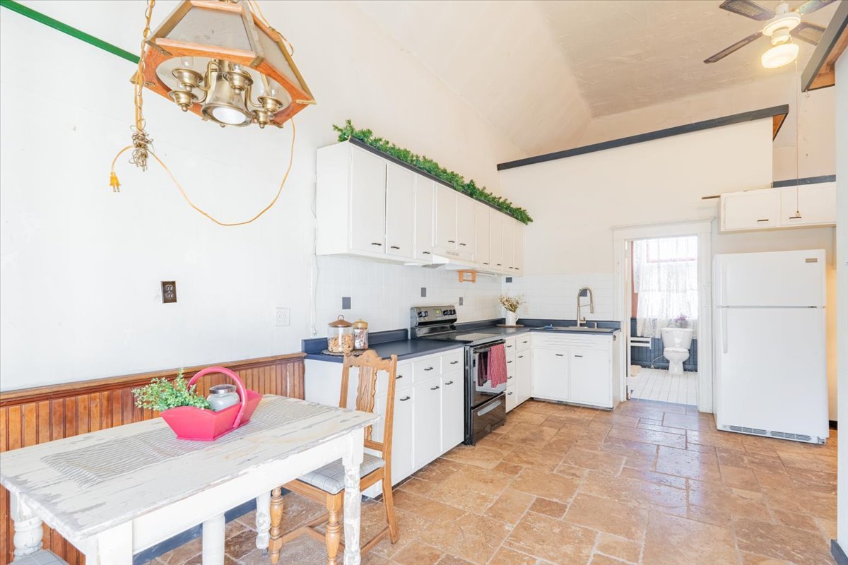 269 Chicago Street, Dewitt, IL 61735