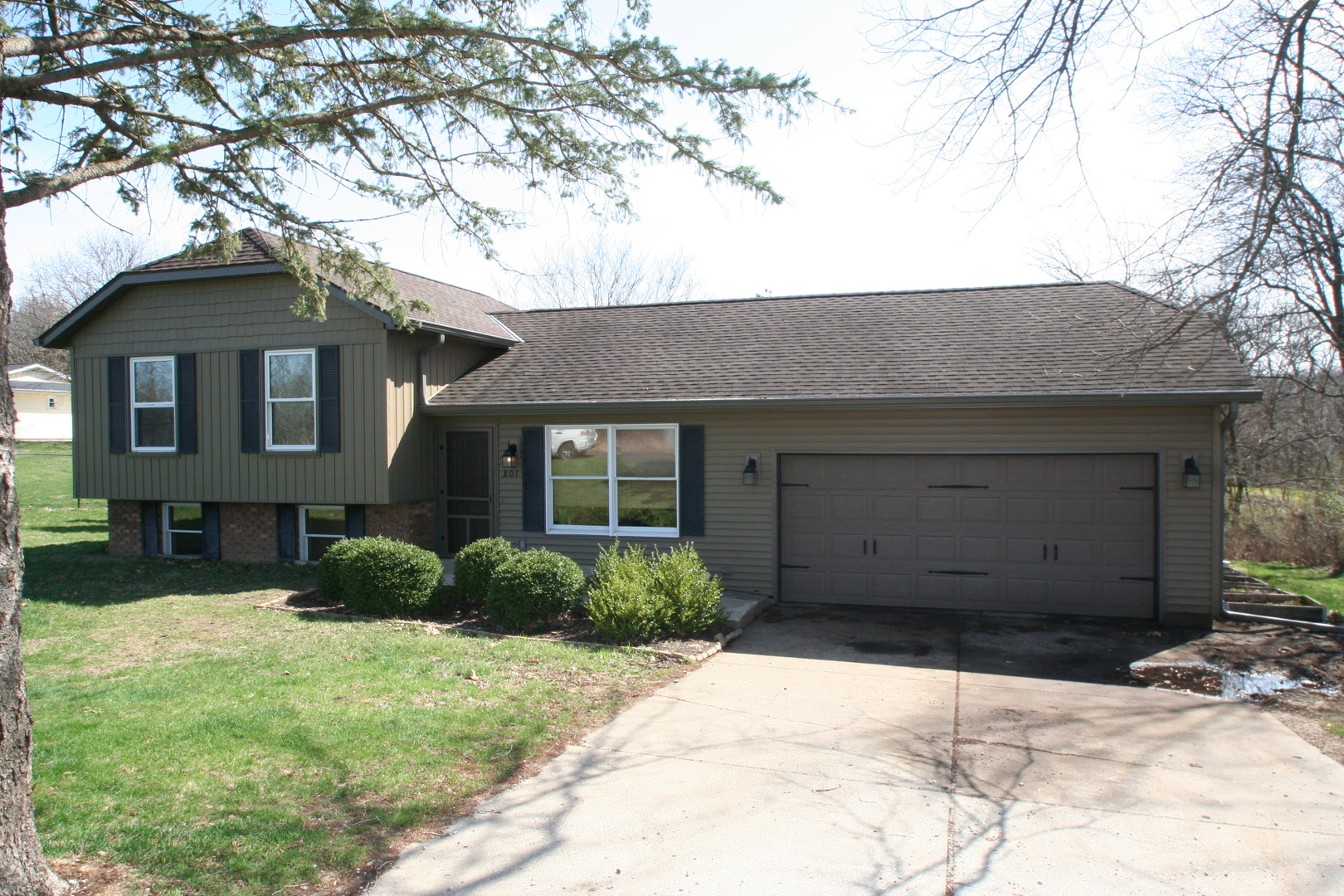 801 Heritage Drive, Mackinaw, IL 61755