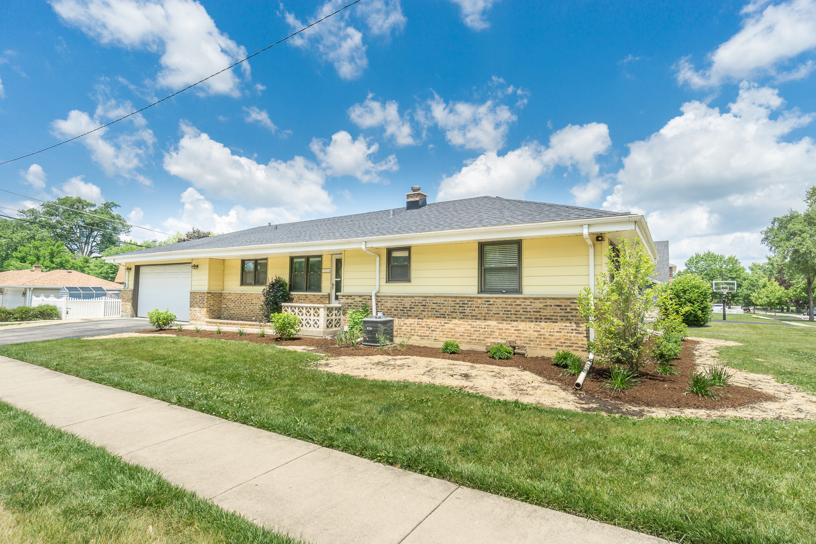 350 Home Avenue, Itasca, IL 60143
