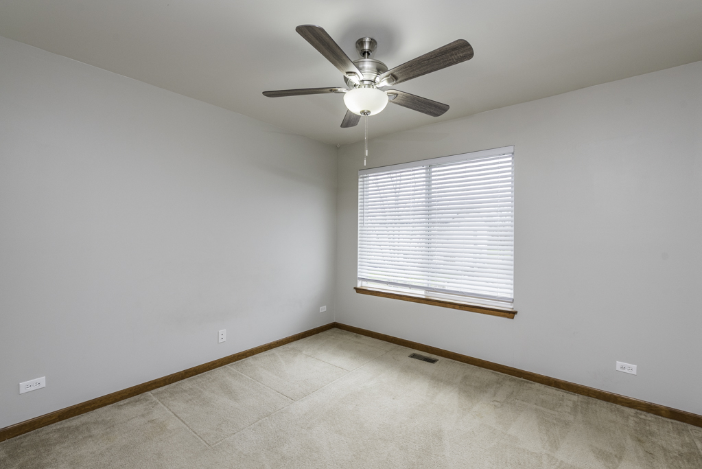 39251 Crofton Lane, Beach Park, IL 60083