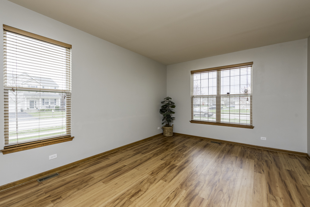 39251 Crofton Lane, Beach Park, IL 60083