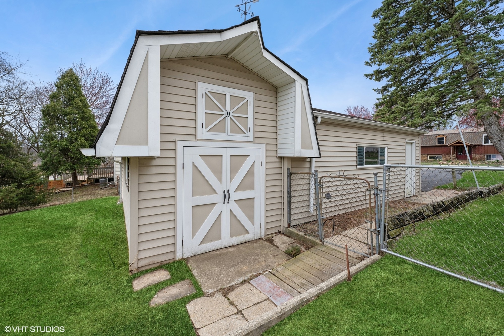 7 Lakewood Drive, Oakwood Hills, IL 60013
