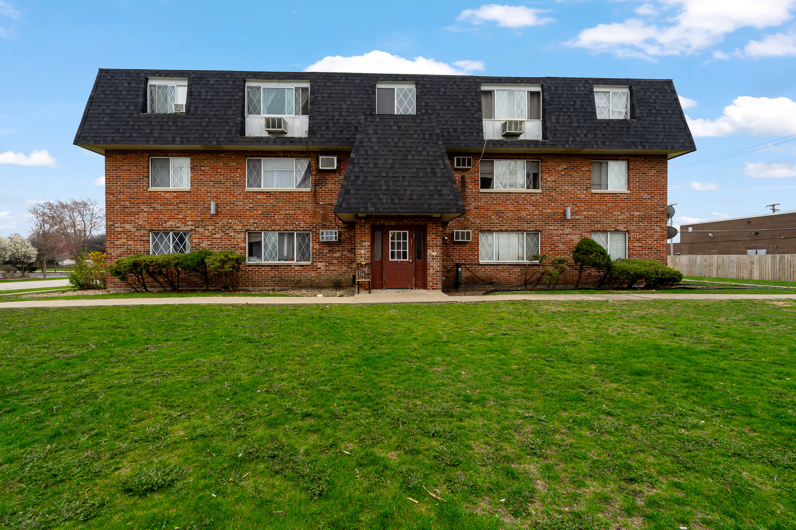 17138 71st Avenue #4, Tinley Park, IL 60477