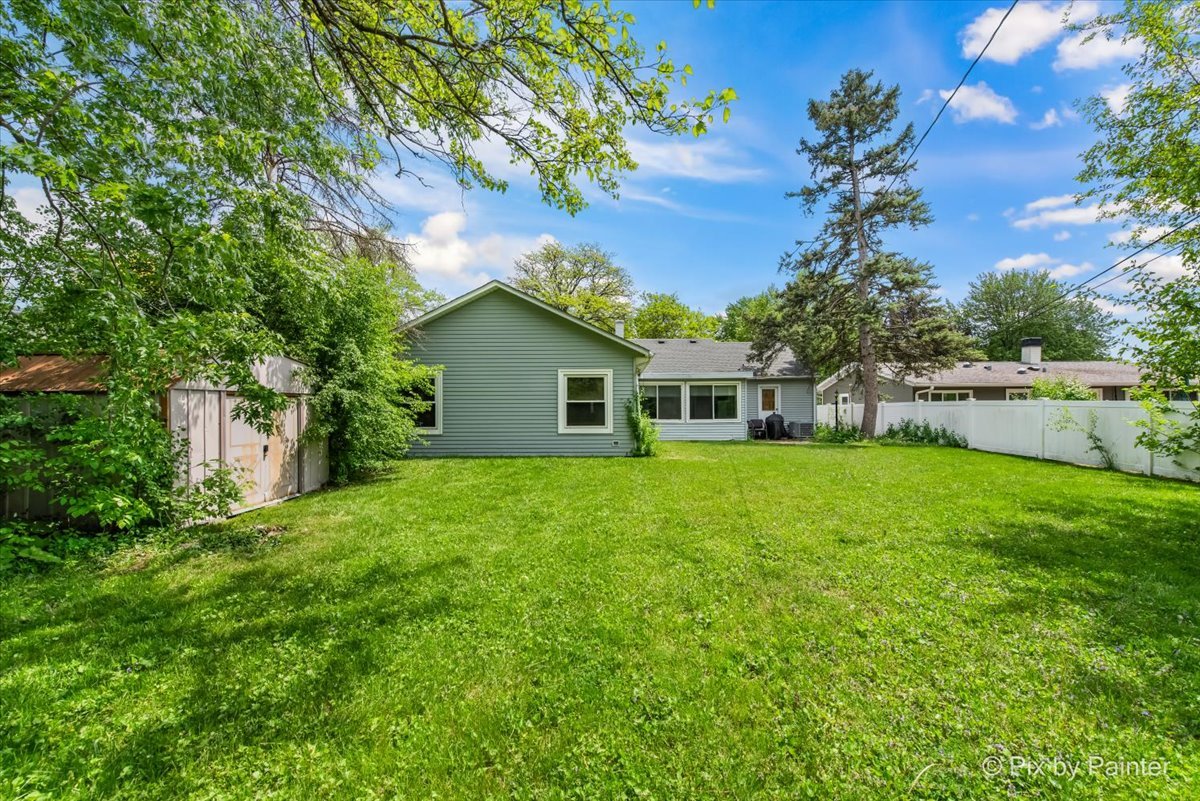 706 Parkside Circle, Streamwood, IL 60107