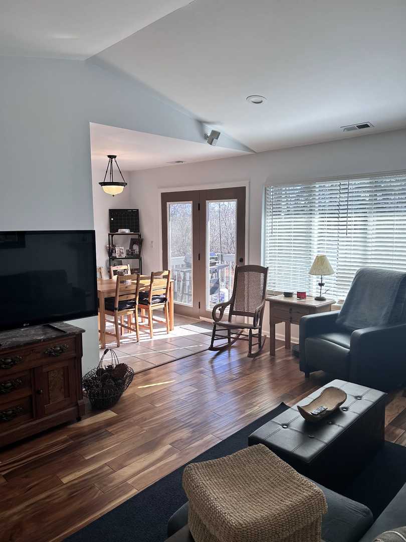 270 Crestview Drive #C, Wauconda, IL 60084