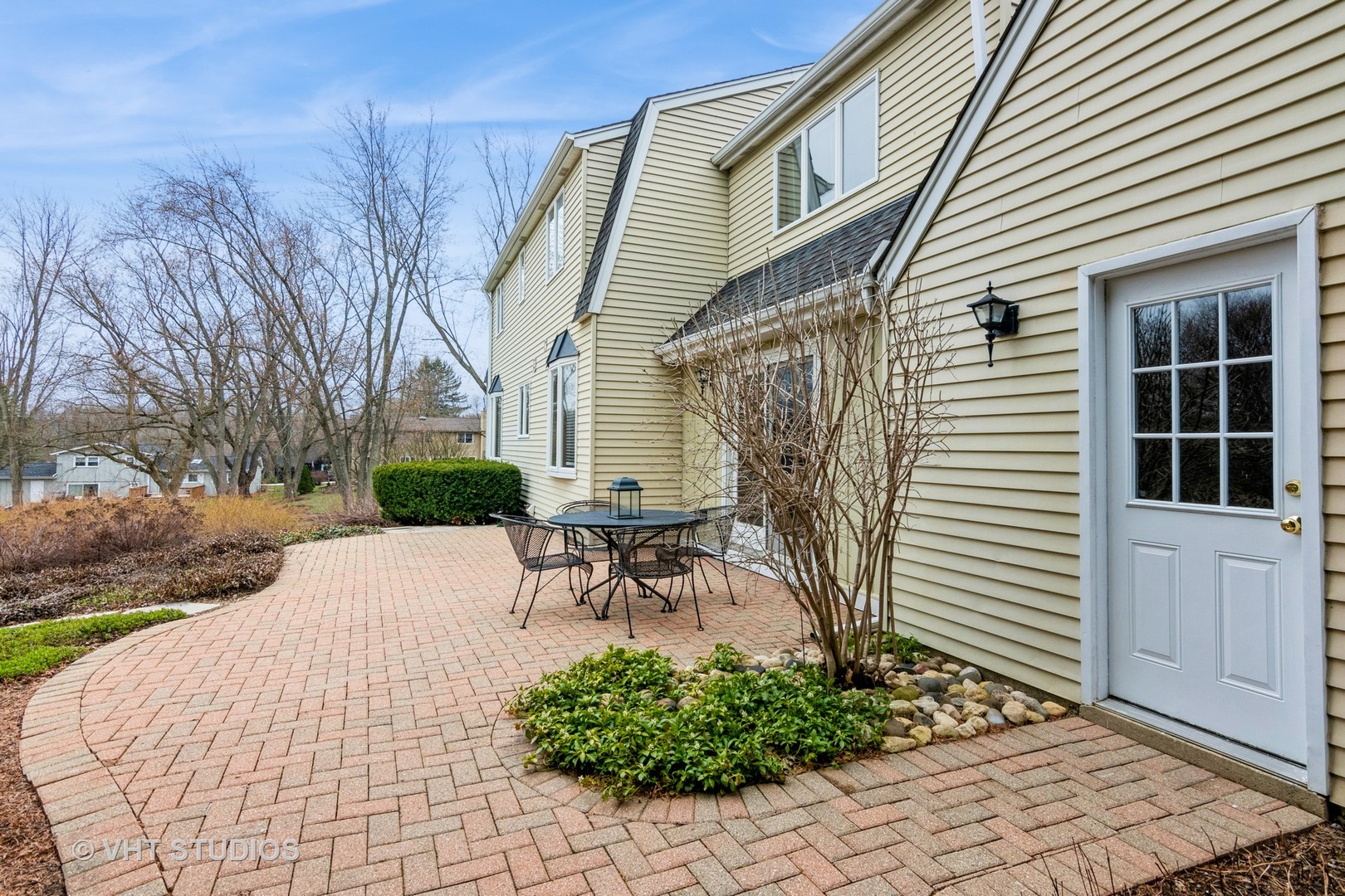 301 Poteet Avenue, Inverness, IL 60010