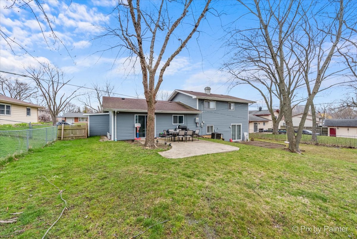 1660 Kent Road, Hoffman Estates, IL 60194