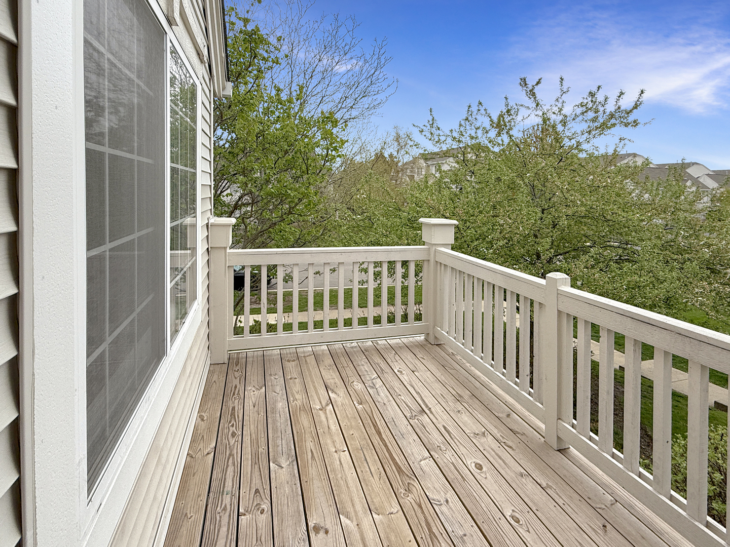 648 S Rosehall Lane, Round Lake, IL 60073